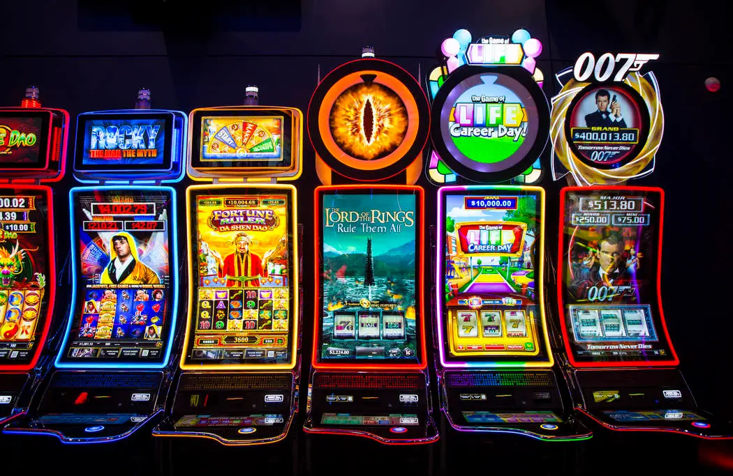 The Secrets of Slot Machines: Mechanics, Varieties, and Technology
